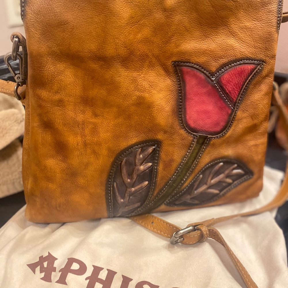 Aphison leather purse